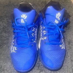 Youth Kyrie Irving Flytrap. Size 4y Used.